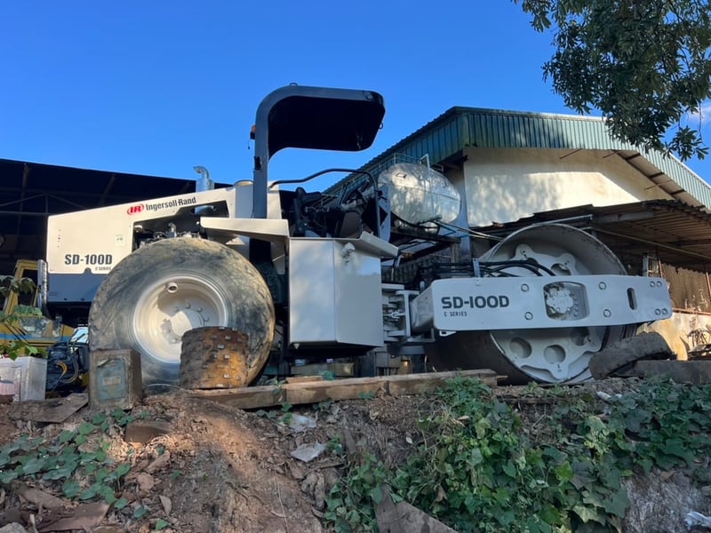 รถบด10ตัน ingersolsnd sd100d ใช้งานดี มีทะเบียน  ราคา6.5แสน