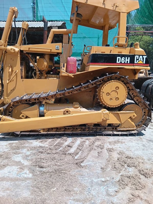 รถแทรกเตอร์CAT D6H ใช้งานดี เกียร์ทอค ใบซื้อขาย ราคา980,000