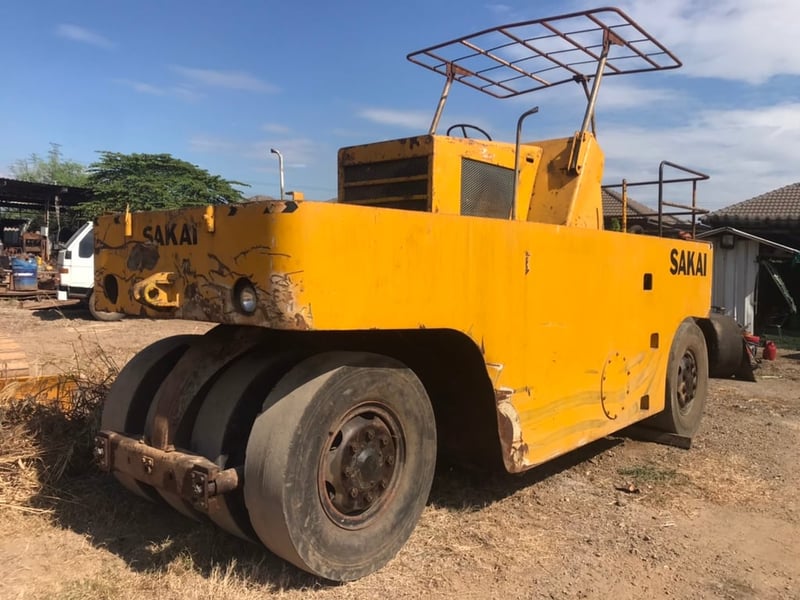 รถบดล้อยางsakai SAKAI TR9 ใช้งานดี ใบซื้อvาย ราคา299,000