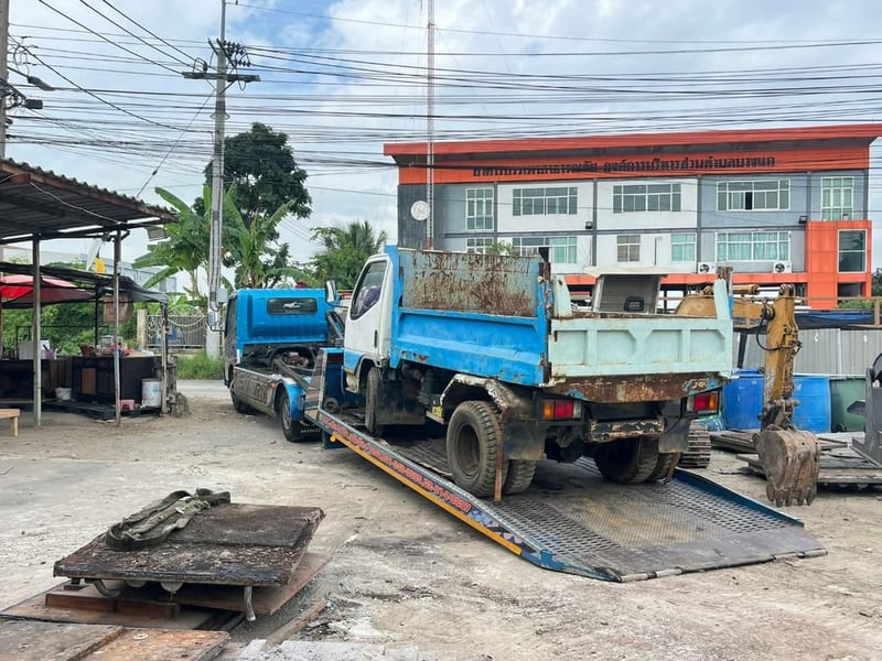 ขายรถ6ล้อดั้มmitsubishi 110แรง ใช้งานดี มีทะเบียน ราคา1.5แสน