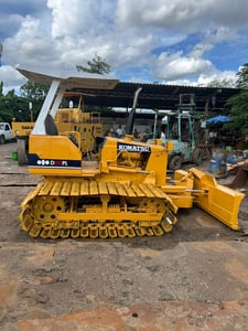 รถแทรกเตอร์komatsu D20p-6ตีนเป็ด ใบ70cm.ใช้งานดี ใบมีดสไล้ ราคาถูกดีๆๆ199,000
