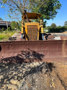 ขายรถแทรกเตอร์cat D5B 10z ตีนเป็ด ใช้งานดี ใบซื้อvาย ราคา5.5แสน