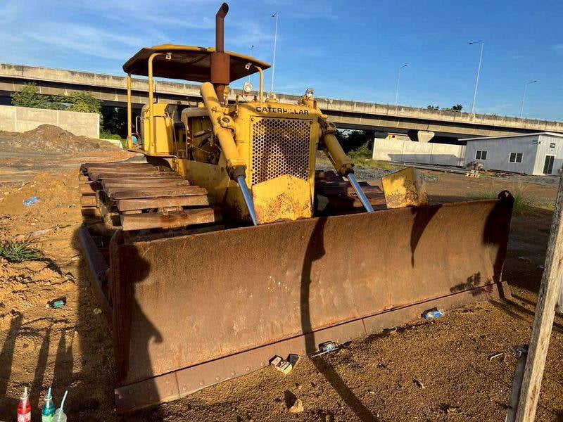 ขายรถแทรกเตอร์CAT D5D ตีนเป็ด  ใช้วานดีมาก ใบซื้อขาย ราคา4 5แสน