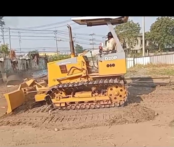ขายรถแทรกเตอร์komatsu D20p-6ตีนเป็ด ใบมีดสไล้ ใช้งานดี ราคา285,000