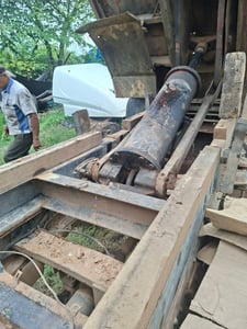 ขายรถ6ล้อhino ดั้ม ทะเบียนขาด เครื่องหลวม ใช้งานได้ ราคา19,5000