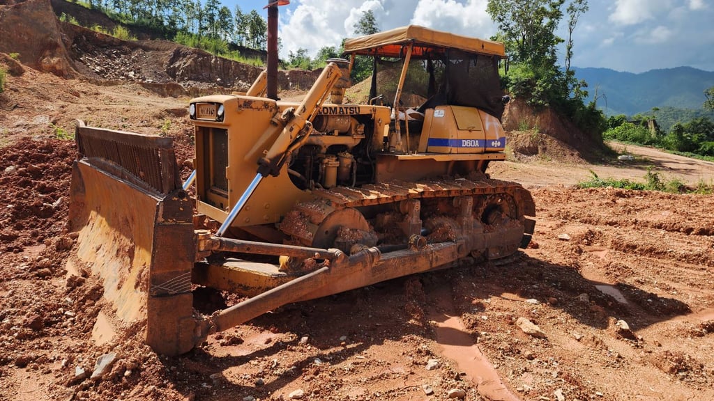 ขายรถแทรกเตอร์.komatsu D60A ตีนไก่ ใช้งานดี ราคา4.3แสน ขายรถแทรกเตอร์.komatsu D60A ตีนไก่ ใช้งานดี ราคา4.3แสน