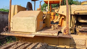 รถแทรกเตอร์CAT D6D 140แรง ใช้งานดี มีทะเบียน ราคา800,000 รถแทรกเตอร์CAT D6D 140แรง ใช้งานดี มีทะเบียน ราคา800,000