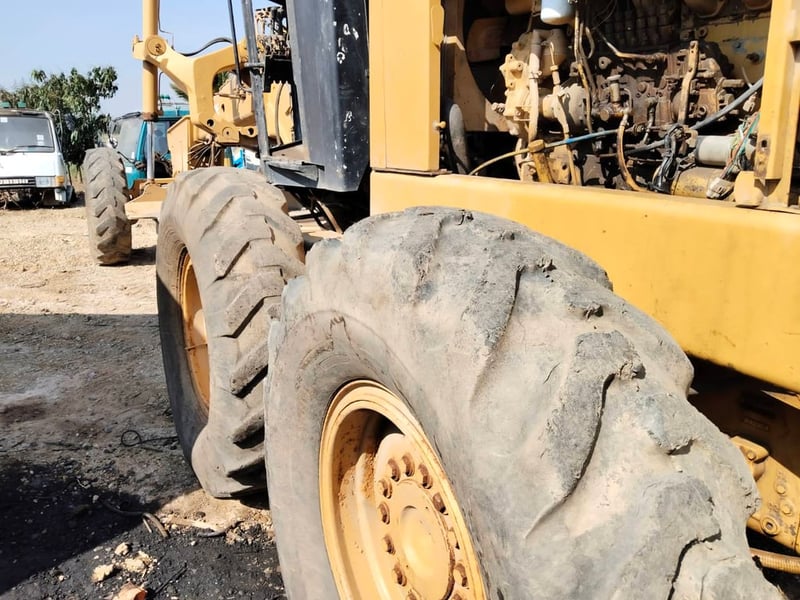 ขายรถเกรดjonndeere ใช้งานดี ใบซื่อขาย ราคา4.3แสน