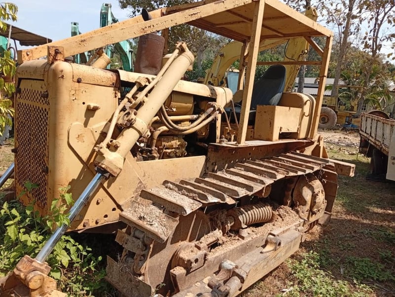 ขายรถแทรกเตอร์CAT D4D ตีนไก่ ใช้งานดี ใบซื้อvายราคา185,000 ขายรถแทรกเตอร์CAT D4D ตีนไก่ ใช้งานดี ใบซื้อvายราคา185,000