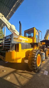 ขายรถตักล้อยางแขนยาว komatsu wa200-1ใช้งานดี ใบซื้อขายราคา450,000