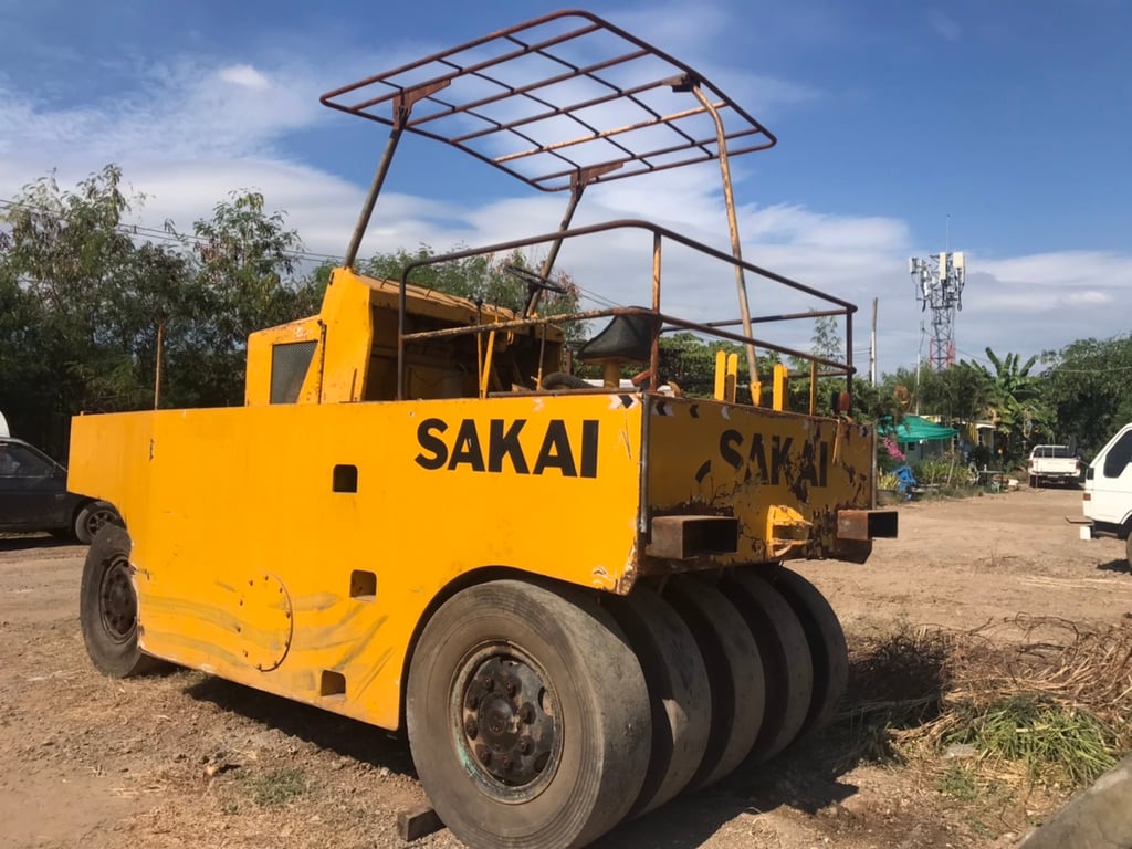 รถบดล้อยางsakai SAKAI TR9 ใช้งานดี ใบซื้อvาย ราคา299,000