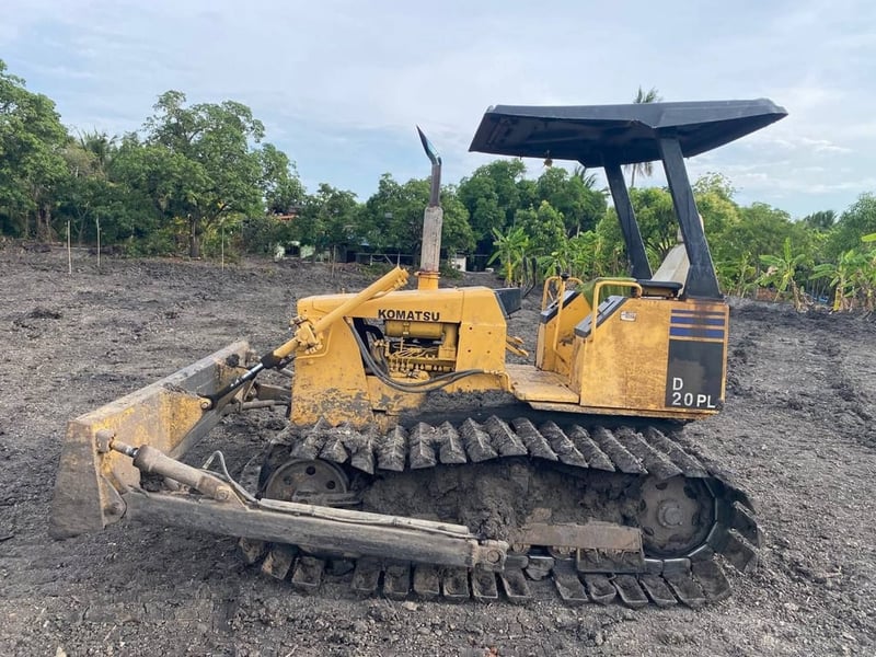 รถแทรกเตอร์komatsu D20p-6ตีนเป็ด ใบ70cm.ใช้งานดี ราคา185,000