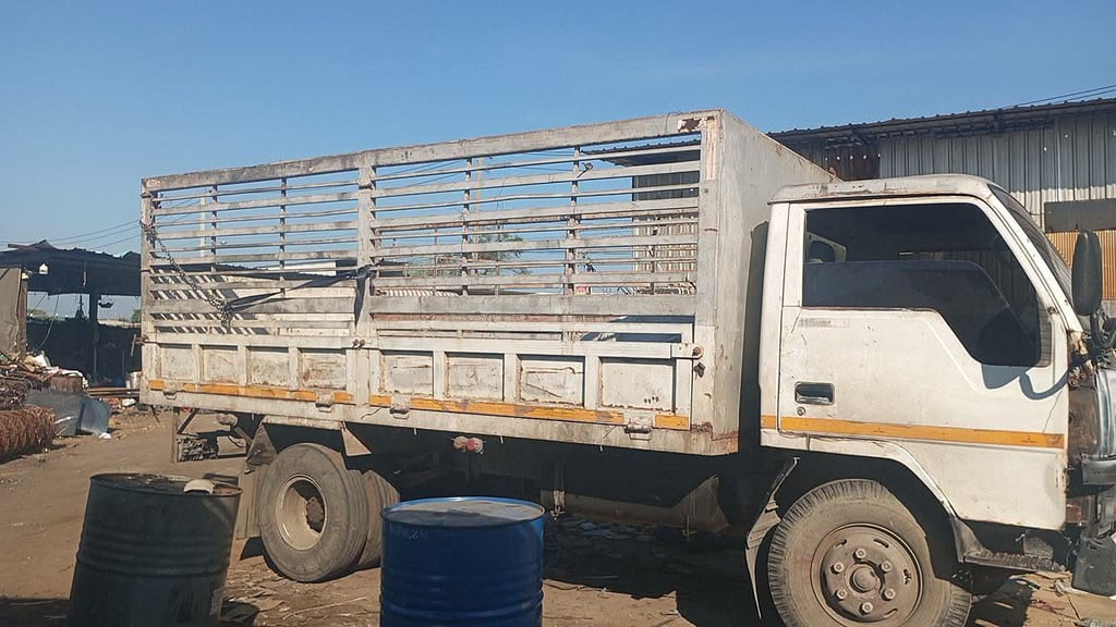 ขายรถ6ล้อดั้มmitsubishi 110แรง มีทะเบียน ใช้งานดี ราคาถูกดี129,000