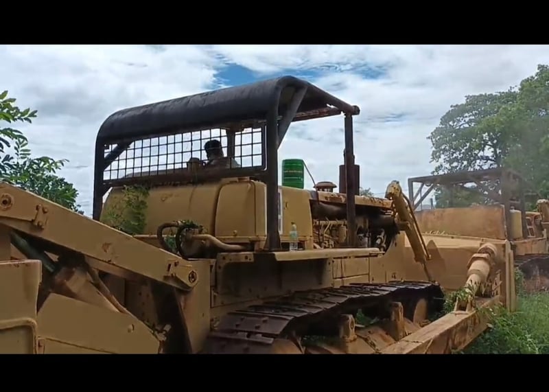 รถแทรกเตอร์cat D7G ใช้งานปกติ ใบซื้อvาย ราคา6.5แสน รถแทรกเตอร์cat D7G ใช้งานปกติ ใบซื้อvาย ราคา6.5แสน