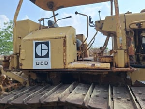 รถแทรกเตอร์CAT D6D ตีนไก่ มีลิปเปอร์ ใช้งานดีมากก ใบซื้อvาย ราคา800,000