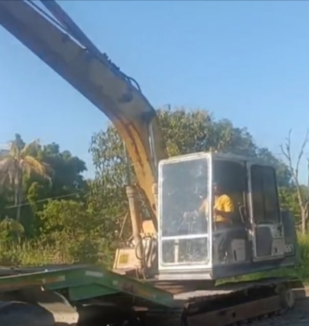 รถแม็คโครkomatsu pc120-5 ใช้งานดี ใบซื้อvาย ราคา299,000