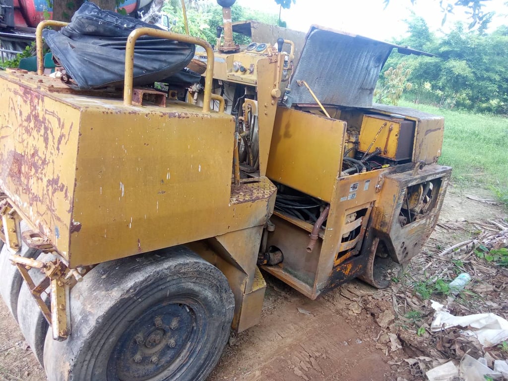 ขายรถบด4ตัน komatsu ใช้งานได้ ใบซื้อขาย ราคา149,000