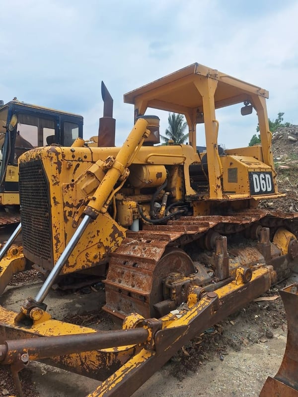 รถแทรกเตอร์CAT D6D เกียร์ตัด ใบซื้อขาย ใช้ฃานดี ราคา7.9แสน รถแทรกเตอร์CAT D6D เกียร์ตัด ใบซื้อขาย ใช้ฃานดี ราคา7.9แสน