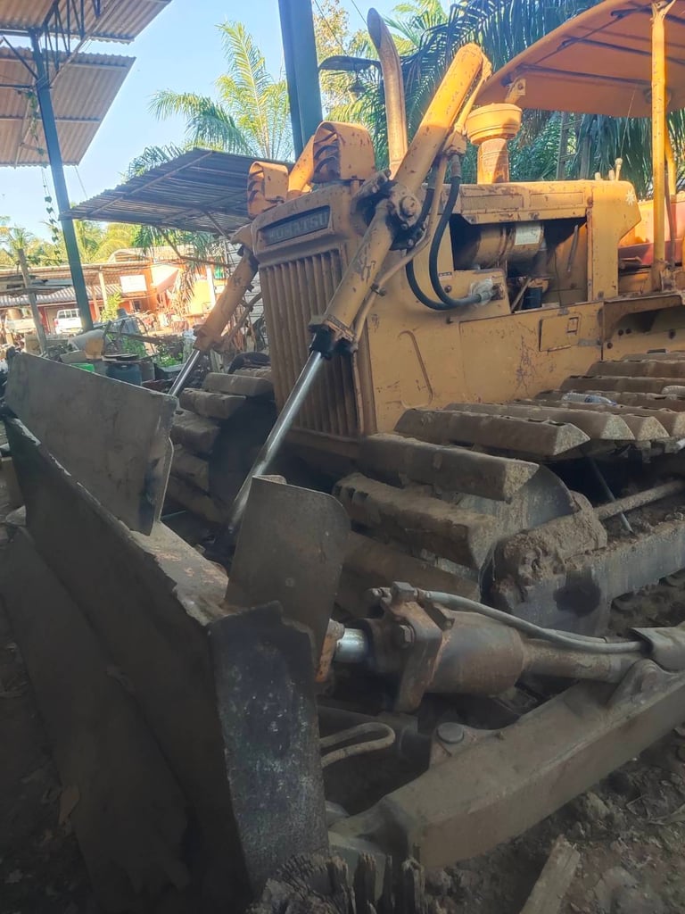 ขายรถแทรกเตอร์ komatsu D50p-16ตีนเป็ด ใช้งานดี ใบซื้อขายราคา 395,000 ขายรถแทรกเตอร์ komatsu D50p-16ตีนเป็ด ใช้งานดี ใบซื้อขายราคา 395,000