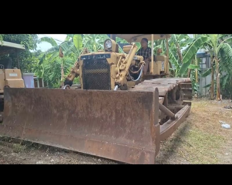 รถแทรกเตอร์cat D4D ตีนเป็ด ใช้งานดี ใบซื้อvาย ราถูกดี2.2แสน