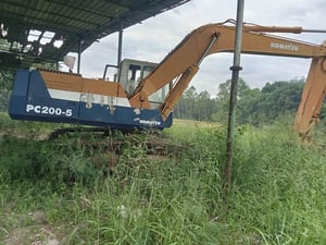 ขายรถแม็คโครkomatsu pc200-5 ใช้งานดี ใบซื้อvาย ราคา285,000