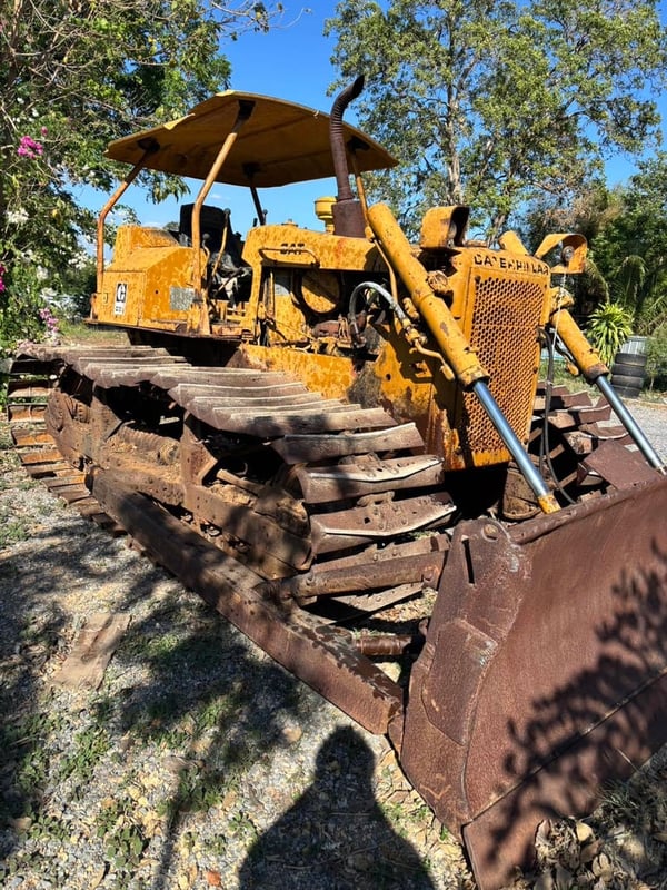 ขายรถแทรกเตอร์cat D5B 10z ตีนเป็ด ใช้งานดี ใบซื้อvาย ราคา5.5แสน