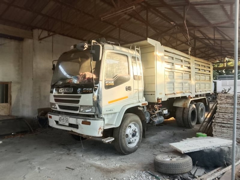 รถ10ล้อดั้ม2เพลา isuzu 6uz 360แรง ใช้งานดี มีทะเบียน ราคา700,000
