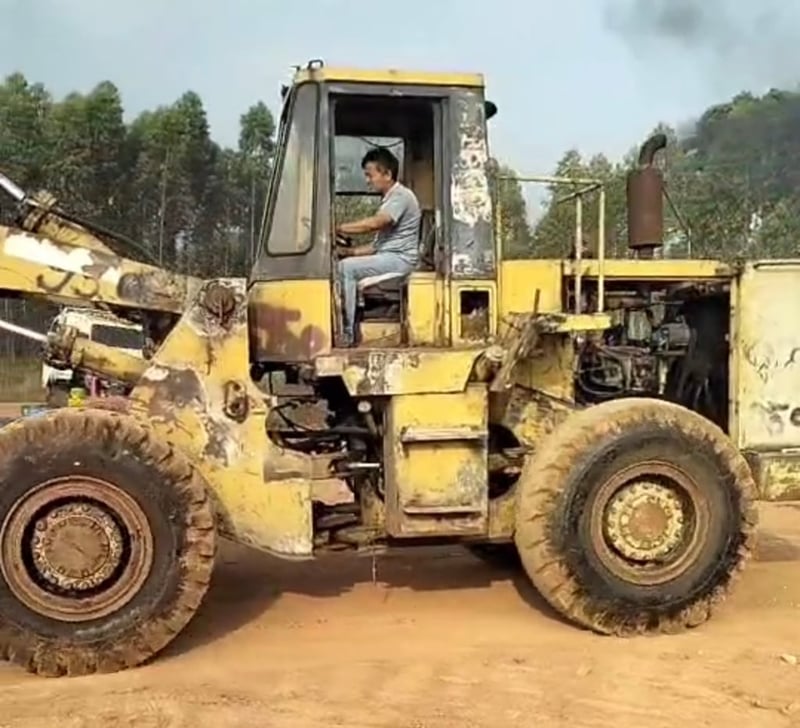 ขายรถตักรวม2คัน cat950b กับ cat920 รวม2คัน ใช้งานได้ ใบซื้อขาย ราคา385,000