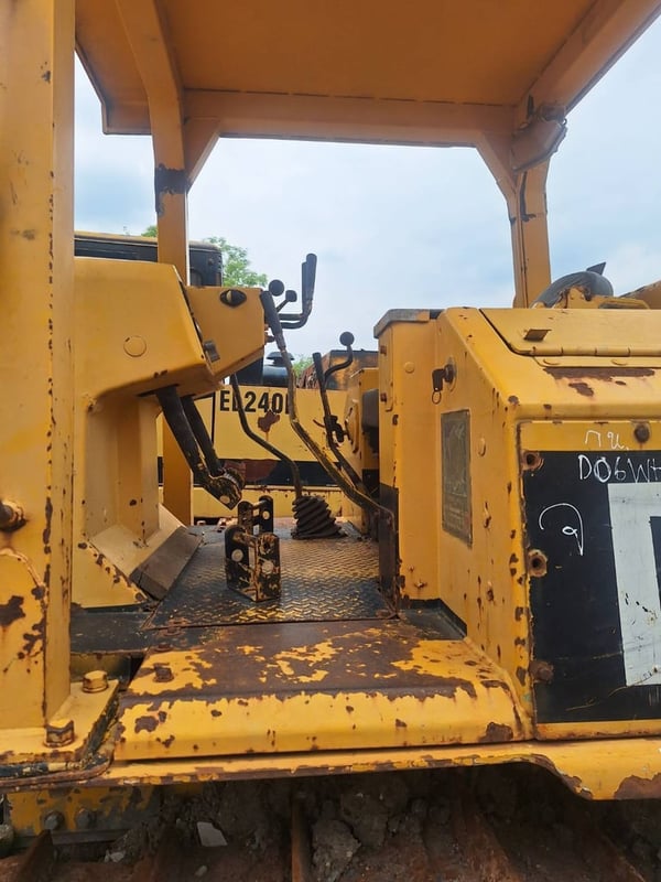 รถแทรกเตอร์CAT D6D เกียร์ตัด ใบซื้อขาย ใช้ฃานดี ราคา7.9แสน รถแทรกเตอร์CAT D6D เกียร์ตัด ใบซื้อขาย ใช้ฃานดี ราคา7.9แสน