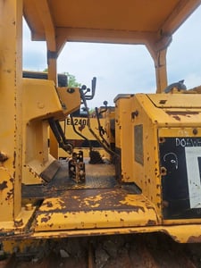 รถแทรกเตอร์CAT D6D เกียร์ตัด ใบซื้อขาย ใช้ฃานดี ราคา7.9แสน รถแทรกเตอร์CAT D6D เกียร์ตัด ใบซื้อขาย ใช้ฃานดี ราคา7.9แสน