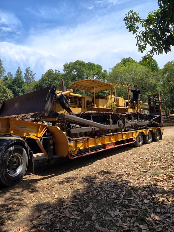 ขานแทรดเตแร์ รวม2คัน CAT D5D 1คัน komatsuD50A-15 1คัน ใช้งานดี ราคา450,000