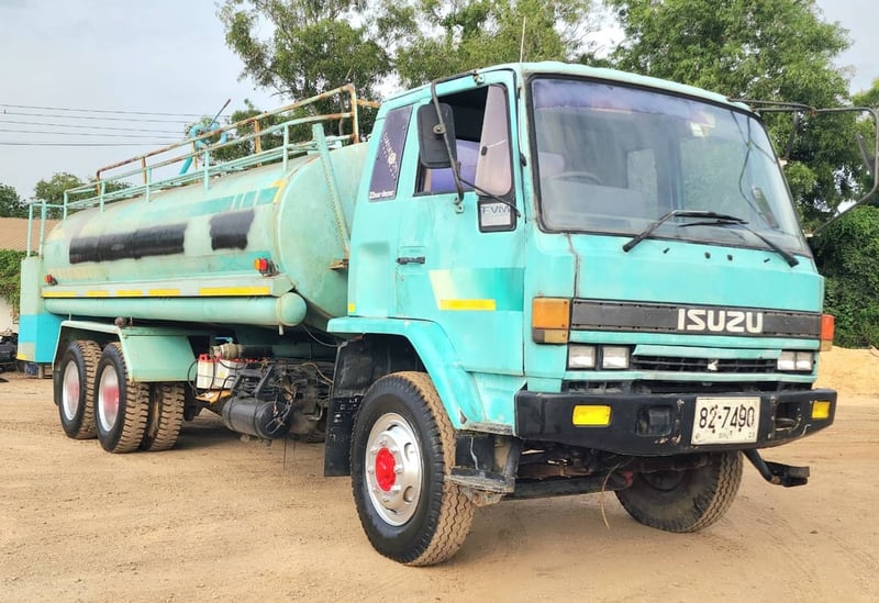รถ10ล้อน้ำisuzu 195แรง ใช้งานดี มีทะเบียน ราคา4.3แสน