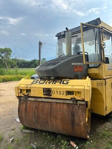 ขายรถบดล้อเหล็ก Bomag BW174ad ใช้งานปกติ มีทะเยียนราคา4.5แสน