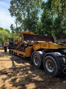 ขานแทรดเตแร์ รวม2คัน CAT D5D 1คัน komatsuD50A-15 1คัน ใช้งานดี ราคา450,000