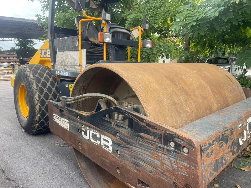 ขายรถบด10ตัน jcb ใช้งานดี มีทะเบียน ราคาถูกดี 9.8แสน