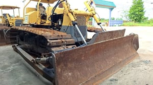 ขายรถแทรกเตอร์CAT D4Eตีนเป็ด ใช้งานได้ ใบซื้อขายราคา365,000