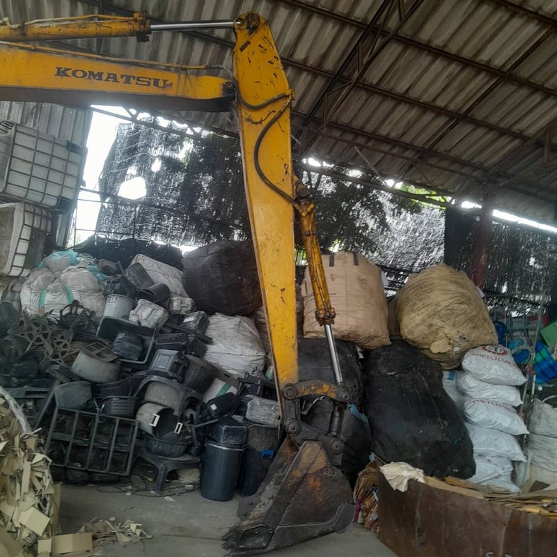 ขายรถแม็คโครkomatsu pc60-2ใช้งานได้ดี เก่าjapan ใบซื้อขายราคา195,000