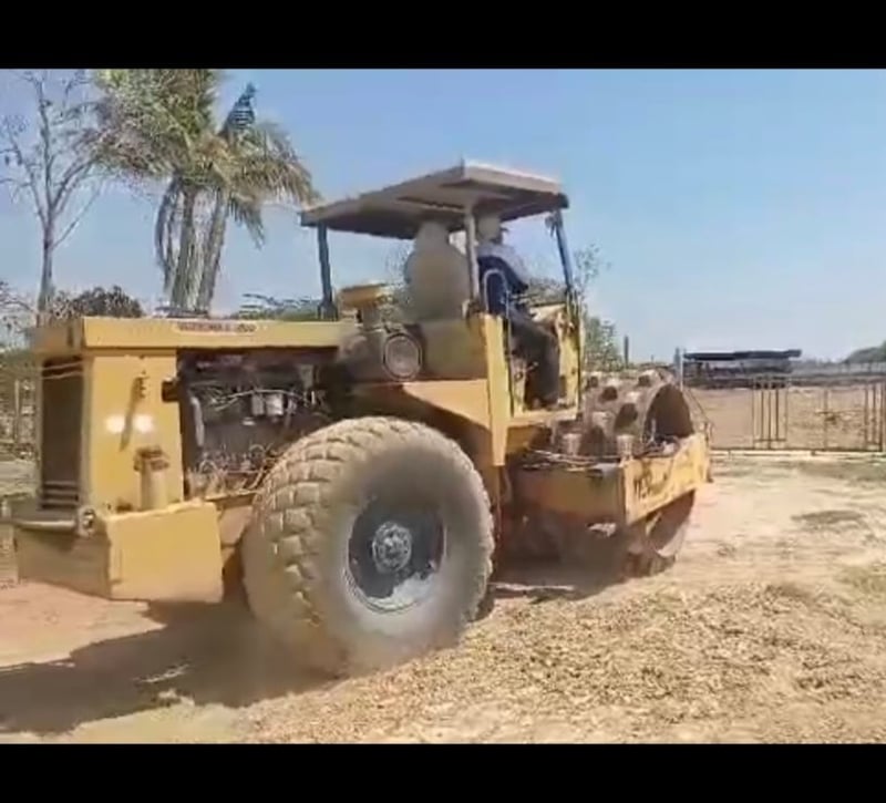 ขายรถบด10ตัน ล้อหนาม vibomag ใช้งานดี มีทะเบียน ราคา4.8