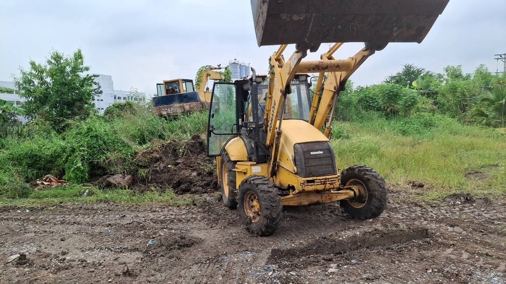 รถหน้าตักหลังขุด komatsu 2เพลา ใช้งานได้ดี มีทะเบียน ราคา399,000 รถหน้าตักหลังขุด komatsu 2เพลา ใช้งานได้ดี มีทะเบียน ราคา399,000