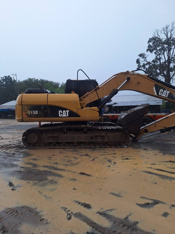 ขายรถแม็คโครCAT 315D มีทะเบียน 17,000บ. ใช้งานได้ดีปกติ ราคาถูกดี5.5แสน