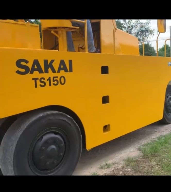 ขายรถบดล้อยาง9ล้อ sakai ts150 มีทะเบียน ราคา499,000