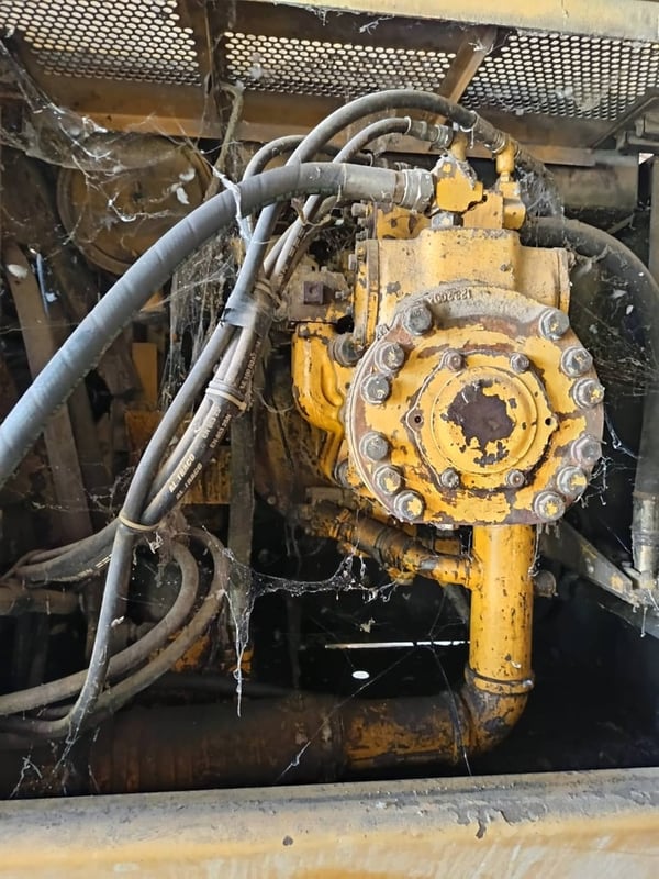 ขายแม็คโครkomatsu pc300-5 ใช้งานดี ใบซื้อขาย ราคาถูกดี8.5แสน