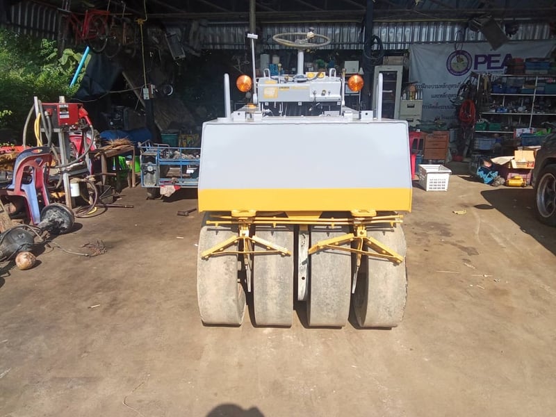 ขายรถบด4ตัน komatsu jv40 ใช้งานดีมาก ใบซื้อขาย ราคาถูก1.8แสน