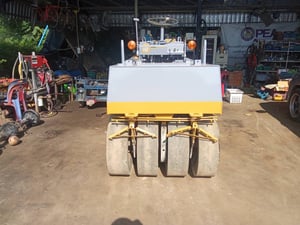 ขายรถบด4ตัน komatsu jv40 ใช้งานดีมาก ใบซื้อขาย ราคาถูก1.8แสน