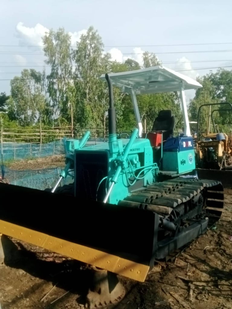 ขายรถแทรกเตอร์komatsu D20p-6 ตีนเป็ด ใบ70cm.ใช้งานดี ราคา2.4แสน