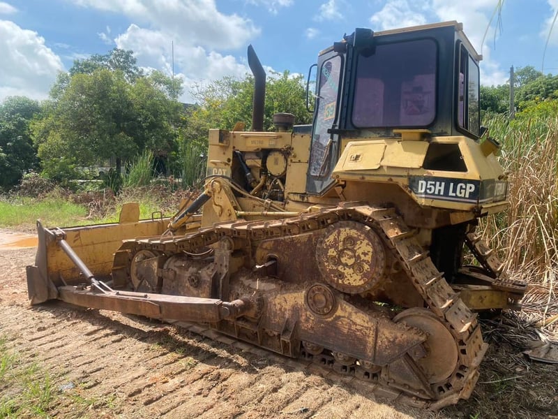 รถแทรกเตอร์.CAT D5H ตีนไก่ ใช้งานดี ใช้งานได้ปกติ ใบซื้อขายราคา5.3แสน