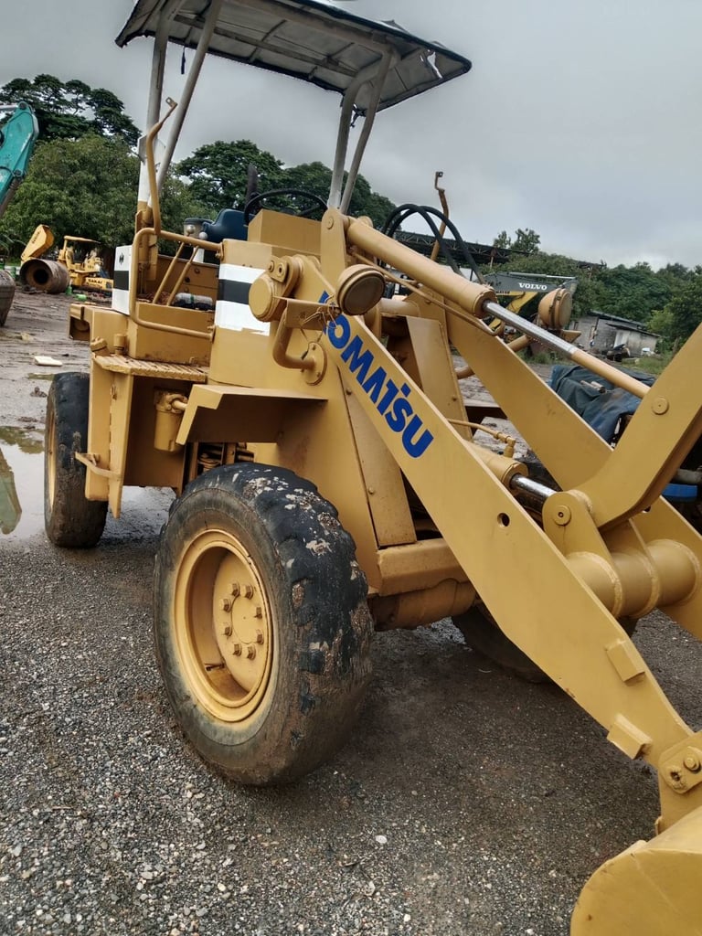 รถตักล้อยาง komatsu 505 ใช้งานดีปกติ ใบซื้อvาย ราคา230,000
