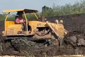 ขายรถแทรกเตอร์CAT D4E ตีนเป็ด ใช้งานดี ใบซื้อขาย ราคา295,000