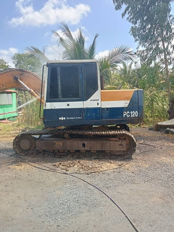 รถแม็คโครkomatsu pc120-5 ใช้งานดี ใบซื้อvาย ราคาถูกดีๆ3.2แสน