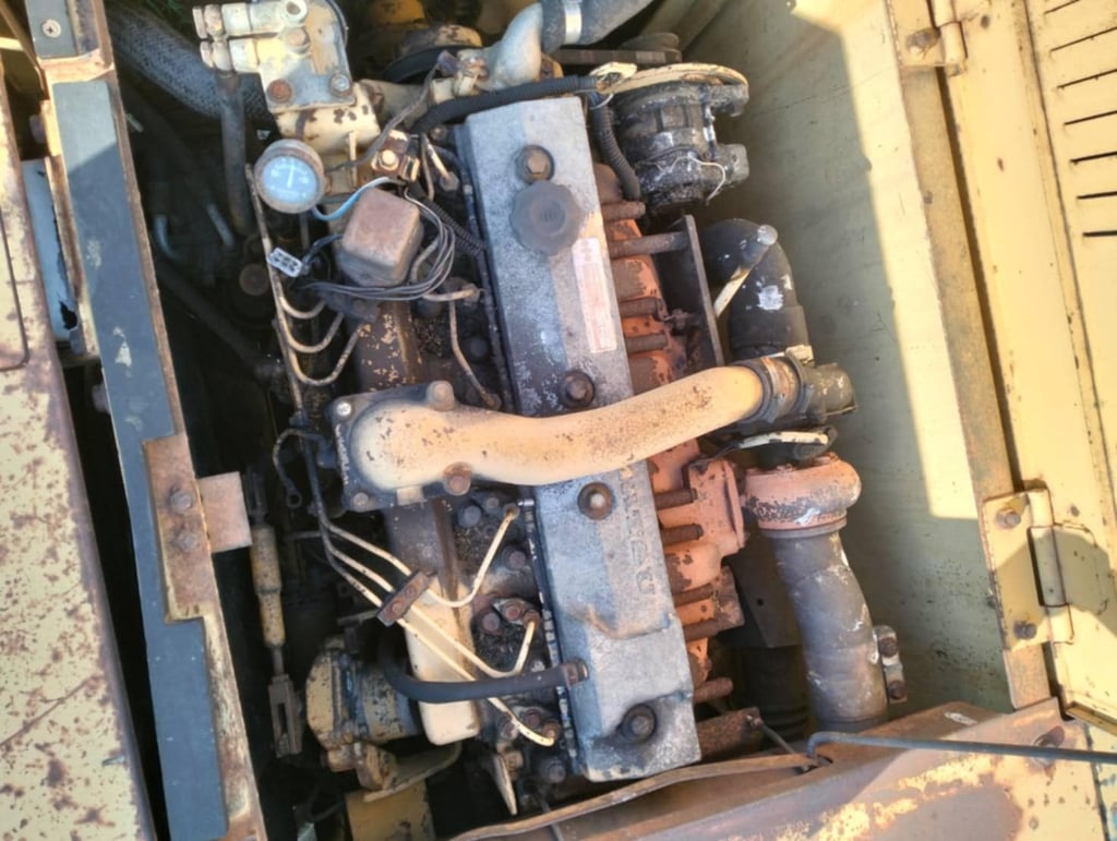 รถแม็คโครkomatsu pc200-5 ใช้งานได้ ใบซื้อvายราคา290,000